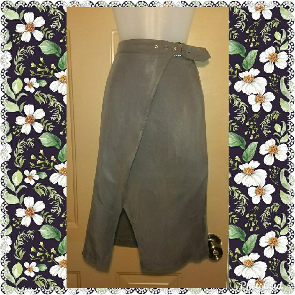 NWOT WILLIAM B. 100% TENCEL CROSSOVER SKIRT-MEDIUM